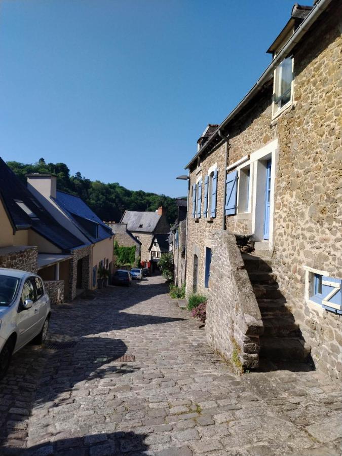 Chambre D'Hote Familiale De La Maison Bleue Lanvallay Buitenkant foto
